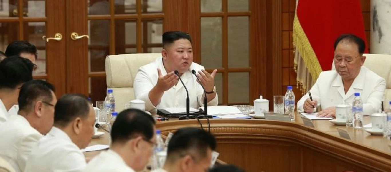Η αδερφή του Κιμ Γιονγκ Ουν «απάντησε» με φωτογραφίες - «Δεν είναι σε κώμα» (φώτο)
